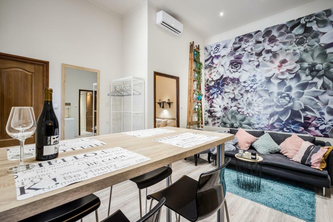 A9 Houseleek Astoria Apartamento Budapeste Exterior foto