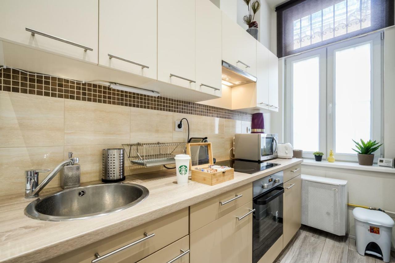 A9 Houseleek Astoria Apartamento Budapeste Exterior foto