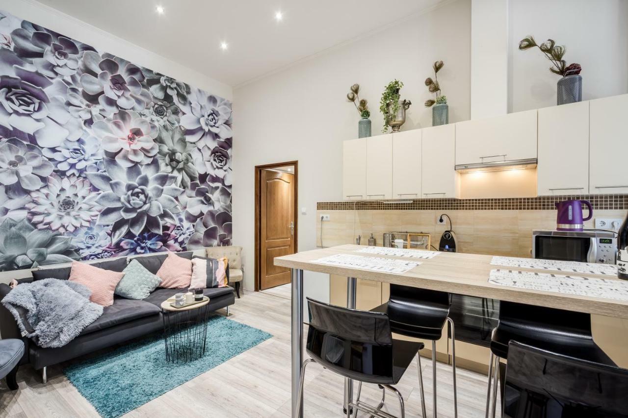 A9 Houseleek Astoria Apartamento Budapeste Exterior foto